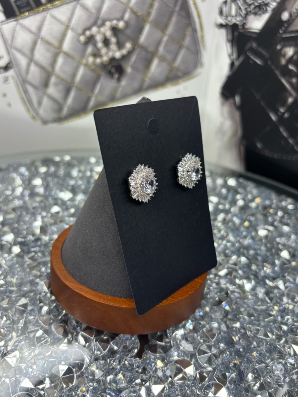Silver Crystal Halo Stud Earrings NIP - Picture 4 of 6